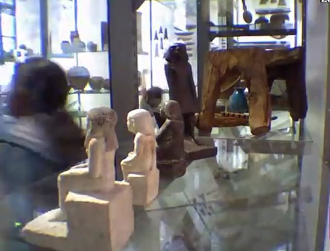 Tras las hamacas de Firmat, ahora una estatua egipcia gira sola y desvela a científicos