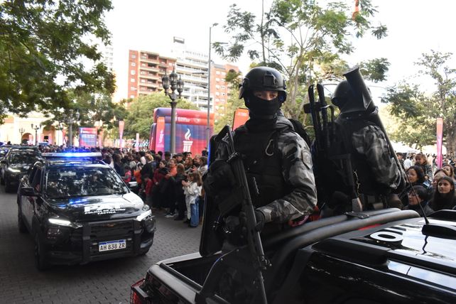 Tedeum, desfile cívico-militar y fiesta patria: Santa Fe celebró el 25 de Mayo con una multitudinaria jornada
