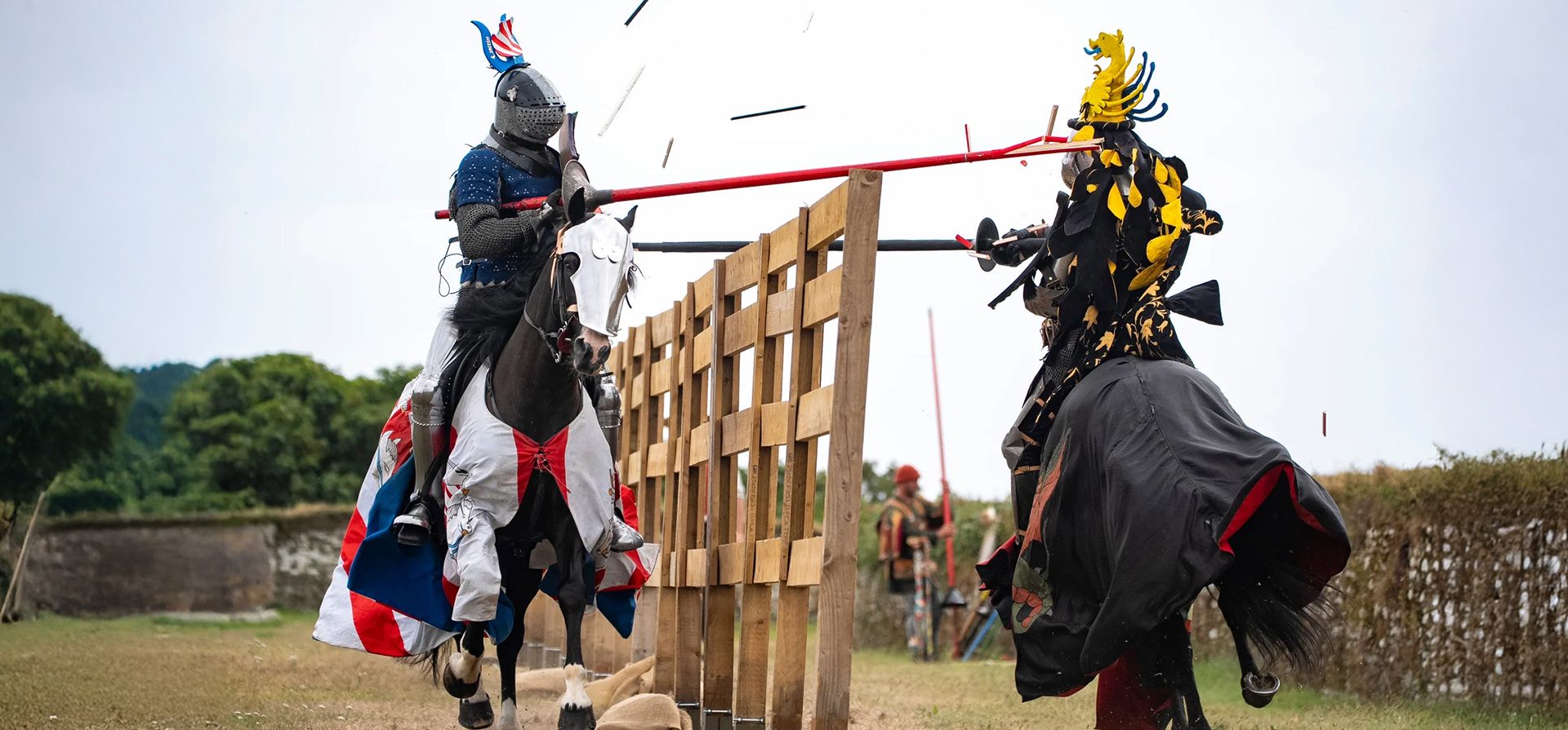 Los Caballeros se enfrentan en el Castillo de Pendennis en uno de una serie de eventos organizados por English Heritage en todo el país este verano, Falmouth, Reino Unido. Fotografía: Ben Birchall/PA Los Caballeros se enfrentan en el Castillo de Pendennis en uno de una serie de eventos organizados por English Heritage en todo el país este verano, Falmouth, Reino Unido. Fotografía: Ben Birchall/PA