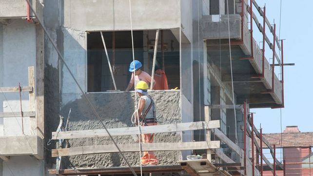 El empleo en el sector de la construcción superó los 390.000 puestos en octubre
