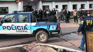 Allanan el cuartel de Gendarmería en Esquel, pero no hallan a Santiago Maldonado