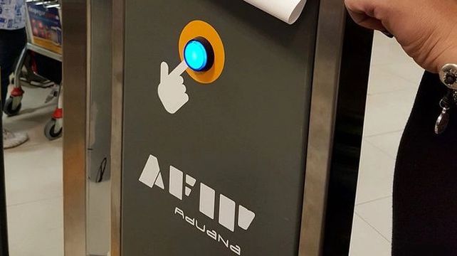 Afip habilitó el ingreso de celulares y laptops