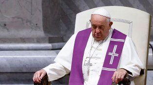 El Papa Francisco pasó bien la noche. Despertó, tomó café y leyó el periódico dice el parte médico que mantiene el pronostico reservado . Foto: Archivo