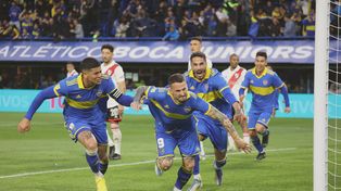 Boca derrotó a River y se prendió en la lucha por el torneo