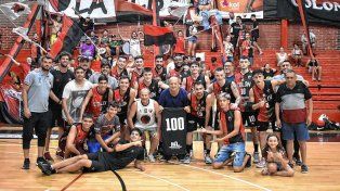 Colón sumó un valioso éxito contra Montmartre, en su partido número 100 en la Liga Argentina de Básquet.