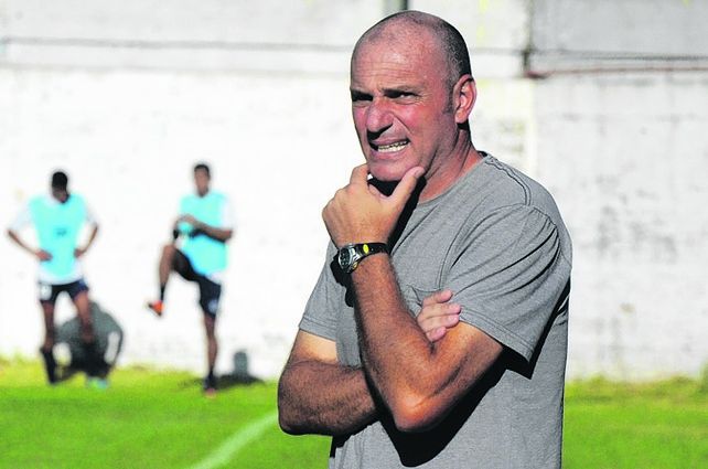 Técnico out. Daniel Moscetta dejó el cargo en medio de una polémica.
