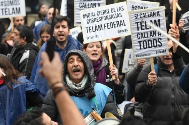 La justicia ordenó restituir a 12 trabajadores de Télam