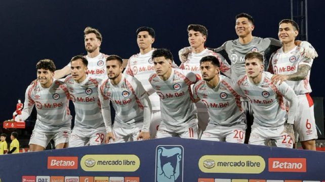 Argentinos Juniors empató y alcanzó la cima en su grupo y en la Tabla Anual