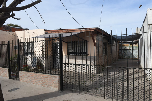 El frente del negocio donde ocurri&oacute; el violento hecho.&nbsp;