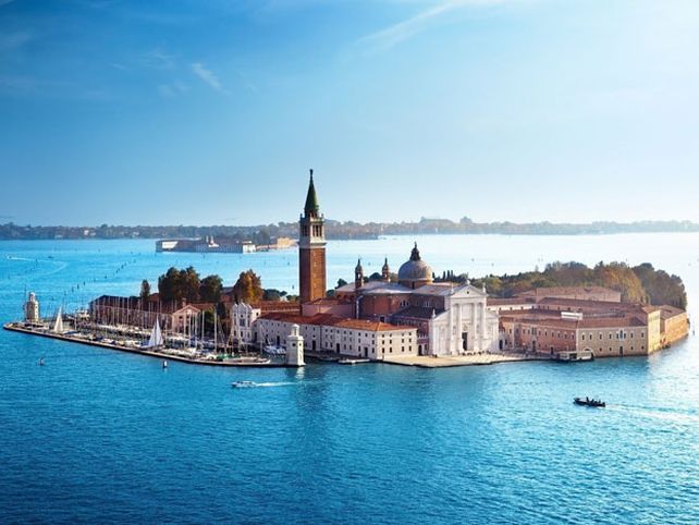Una isla en Venecia está en venta y se cuentan historias terroríficas sobre ella