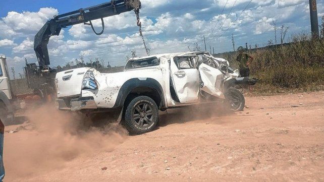 La camioneta quedó destruida.