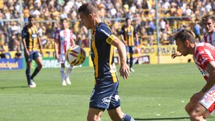Enemistados. Ruben y el balón no se están llevando del todo bien. Al 9 le llegan pocas pelotas por partido.