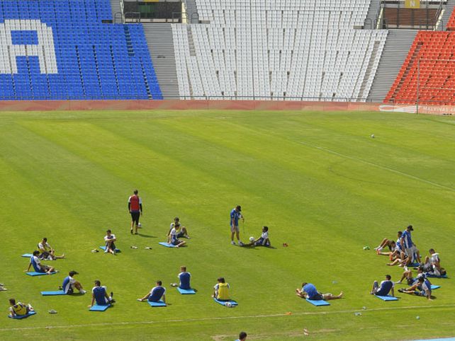 Preocupación en el Tomba: se lesionó Grimi y no estará ante Boca