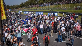 Así se veía la recta principal del Juan Manuel Fangio en 2023, antes de la largada de la final del TC 2000 y con mucho público detrás. Rosario se prepara con todo.