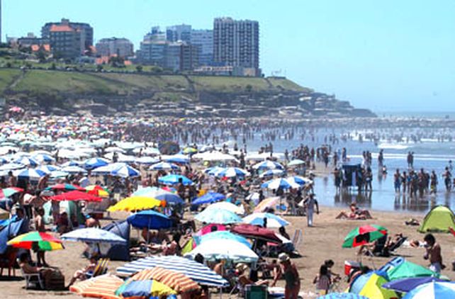 Estiman arribo r&eacute;cord de turistas en febrero en la costa bonaerense