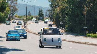 Google lanzó a las calles de California los autos que se manejan solos