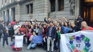 Miembros del Colegio de Acompañantes Terapéuticos aguardan con gran expectativa el tratamiento de una ley nacional para regular la labor de su profesión