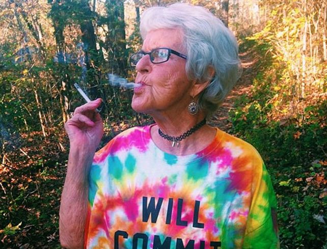 El fenómeno de la abuela mala ha causado tanto furor en internet que muchas otras octogenarias han decidido crear sus propias cuentas.