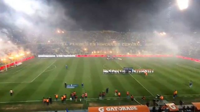 Explosión en el Gigante antes del partido con Huracán. Fiesta por el clásico.