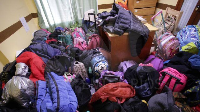 Las mochilas de los alumnos fueron guardadas en una oficina por amenaza de bomba en escuela Juan B. Terán.