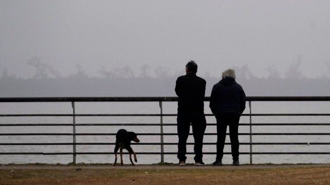 El tiempo en Rosario: el jueves arranca con neblinas y sigue con calor