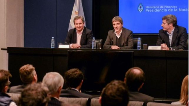 El equipo económico resetea periódicamente su programa económico.