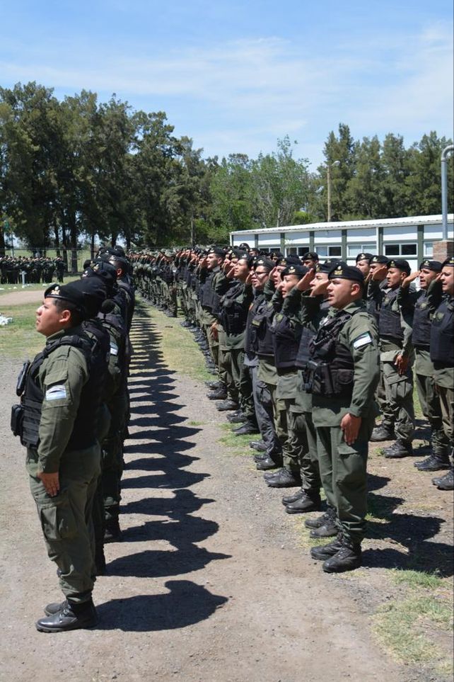 Llegaron más gendarmes y ya son mil los efectivos en barrios calientes