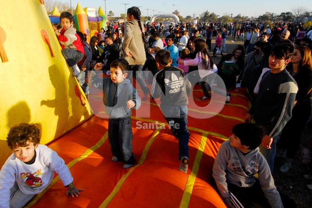 A pura diversión, los chicos festejaron su día en familia en el Parque Federal