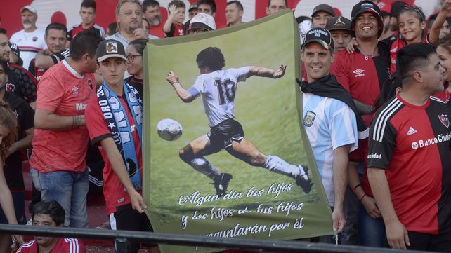 Las mejores fotos de la fiesta de Maradona en el Coloso