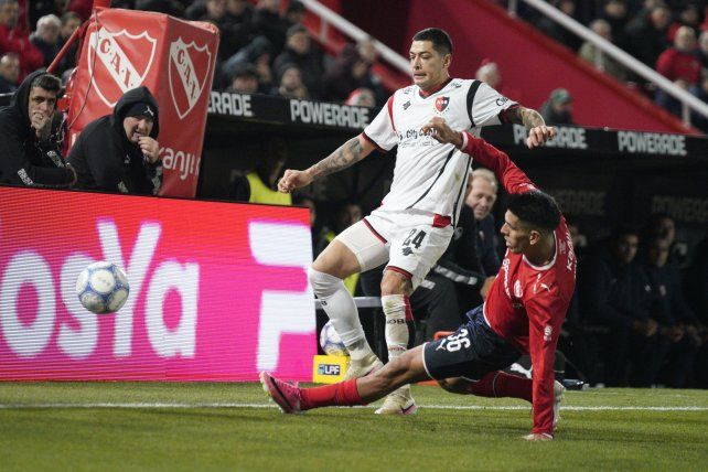 Franco Escobar presenta una dolencia muscular y no jugará en Newells ante Unión.&nbsp;