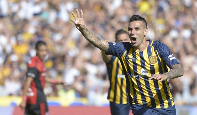 El Chaqueño Herera anotó de cabeza ante Newel's en el Gigante, el 10 diciembre de 2017, y Central ganó el clásico.