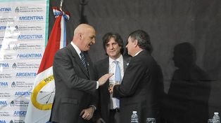 Bonfatti y Boudou entregaron aportes y firmaron convenios con municipios y comunas