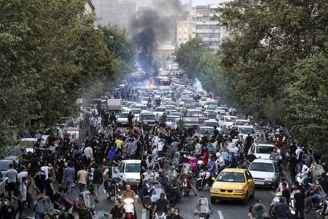 Irán. Se suceden las marchas de protesta contra 11 condenas a muerte.