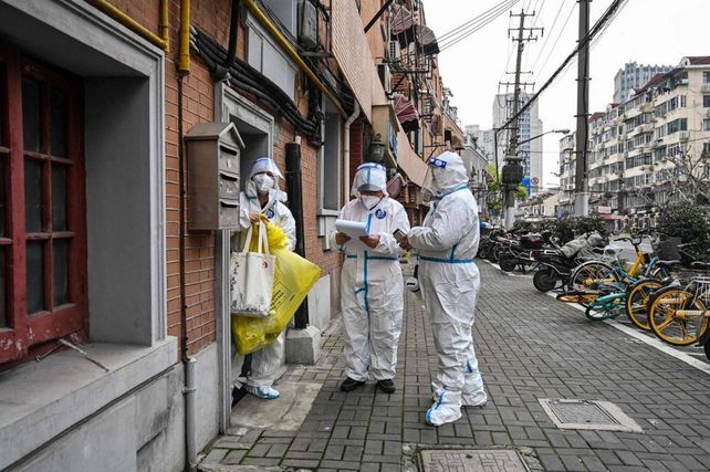 Colocarán alarmas en las casas de Shanghái donde viva un infectado