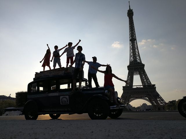 La familia que viajó 22 años por el mundo contará en San Lorenzo cómo atrapó su sueño