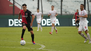 Gonzalo Maroni ingresó en Newells en el segundo tiempo contra Barracas. Su actuación le abrió la chance de ser titular.