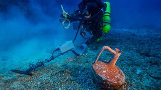 El naufragio de Antikythera sorprende con otros tesoros