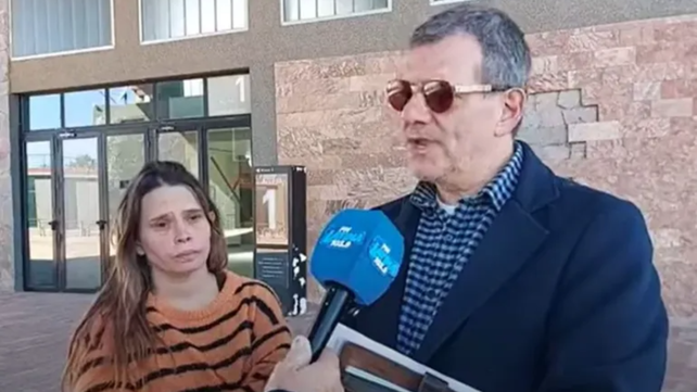 La mujer salió a hablar públicamente junto a su abogado tras ser imputada por defraudación al gobierno de San Luis. La mujer salió a hablar públicamente junto a su abogado tras ser imputada por defraudación al gobierno de San Luis.