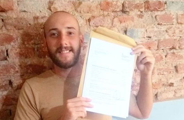 Giuliano es santafesino y se encuentra varado en Espa&ntilde;a.
