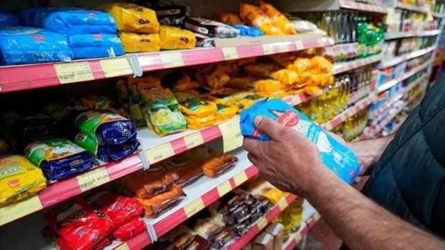 La canasta básica en Paraná subió más del 40% en un año.