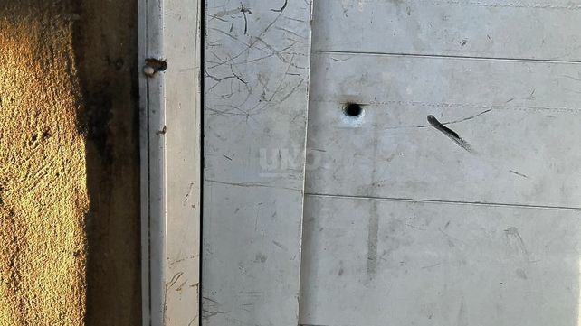 La casa de barrio San Lorenzo recibió múltiples disparos.&nbsp;