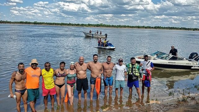 La travesía la realizó junto a un grupo de nadadores de Concordia.&nbsp;