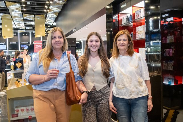 Karina González, Nuria Fernández y Mabel Pellegrini