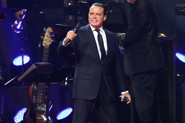 Una jueza estadounidense ordenó detener por desacato a Luis Miguel