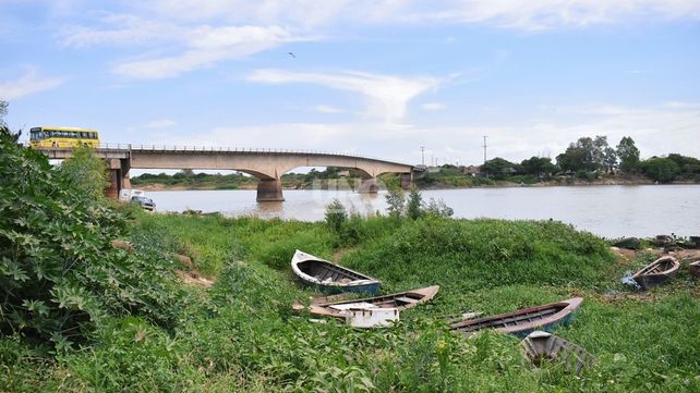 El puente Arroyo Leyes se encuentra ubicado a 36 km al noreste de la ciudad de Santa Fe