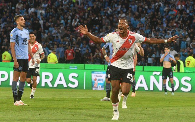 Rondón marcó el primero para River en Córdoba.
