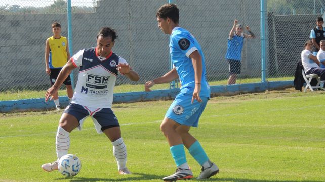 Facundo Marín viene de anotar ante J.J. Urquiza y es la carta goleadora que tiene Central Córdoba para afrontar la Primera C.