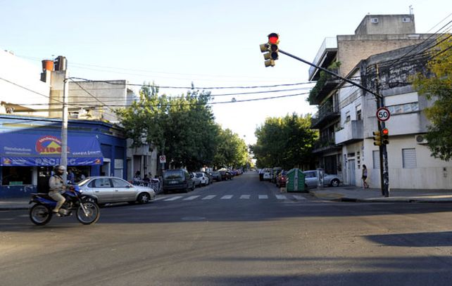 Rosario: Dos motochorros le robaron un bolso con cerca de 100 mil pesos