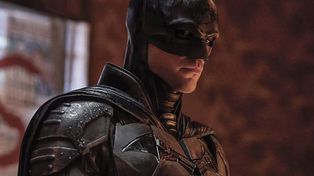 La historia se desarrolla durante el segundo año de Bruce Wayne como Batman, cuando ya se ganó la confianza de Ciudad Gótica.
