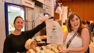 Los emprendedores que integran Productos de mi Tierra Santa Fe.